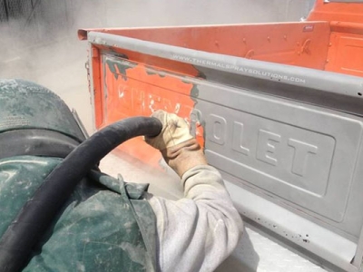 Máy Phun Cát Có Làm Biến Dạng Bề Mặt Không? Giải Pháp An Toàn