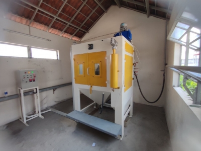 Máy phun bi làm sạch kết cấu thép và lợi ích mang lại