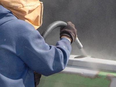 Những lý do nên lựa chọn phun cát ướt làm sạch bề mặt