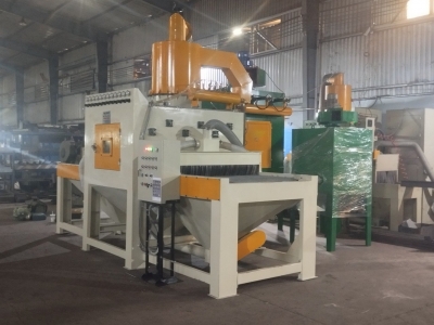 Máy phun cát tự động dạng băng chuyền giá tốt