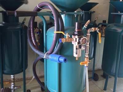 Lưu ngay công ty chuyên bán máy phun cát Bình Dương