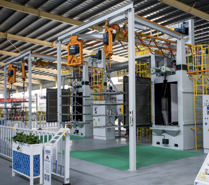 may-phun-bi-gia-treo-san-pham